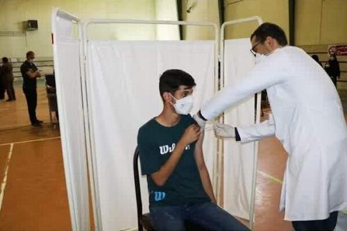 شروع تزریق دوز سوم واکسن کرونا برای سنین بالای ۱۸ سال
