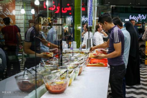 فست فود می خوریم یا سرطان